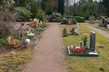 Urnenwahlgräber auf dem Friedhof Bendestorf