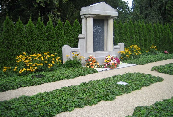 Urnengrabfeld „Sonne“ auf dem Hamburger Friedhof Ohlsdorf